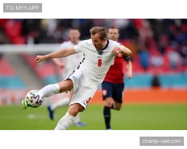 凯恩后期射门效率下滑，与卢卡库多点终结能力的对比分析