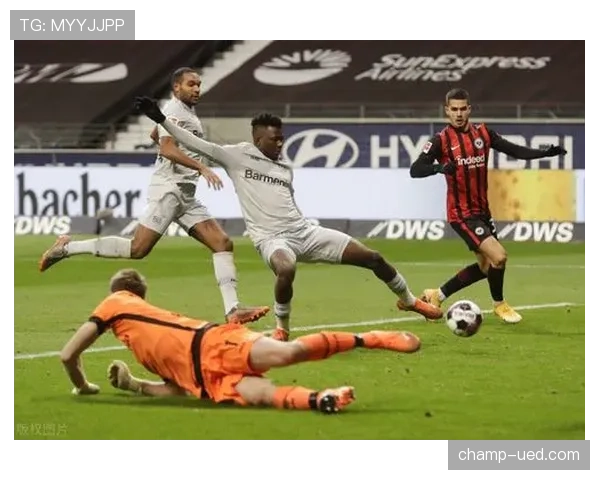 塔普索巴如何撑起防线？解析其防守表现与后防领袖作用